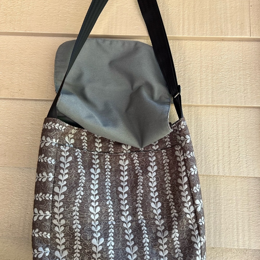 Maruca tapestry shoulder /crossbody bag. Gray tone, Boulder, Colorado - Picture 2 of 6